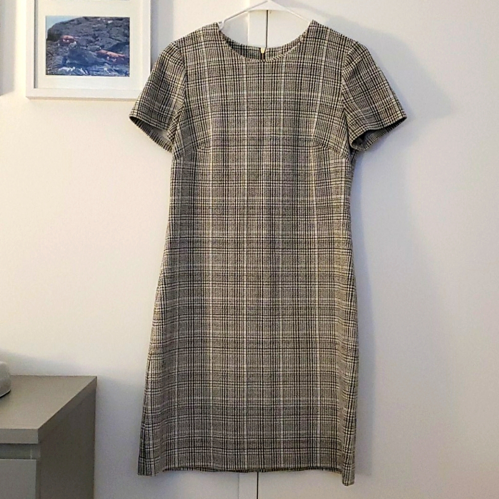 Monochrome Calvin Klein shift dress
